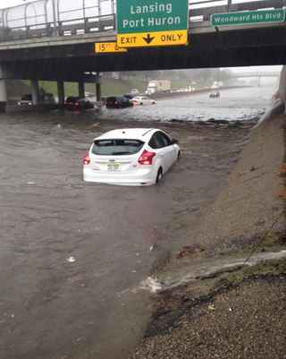 Illustration for article titled Detroit under water …. here are all of the photos.